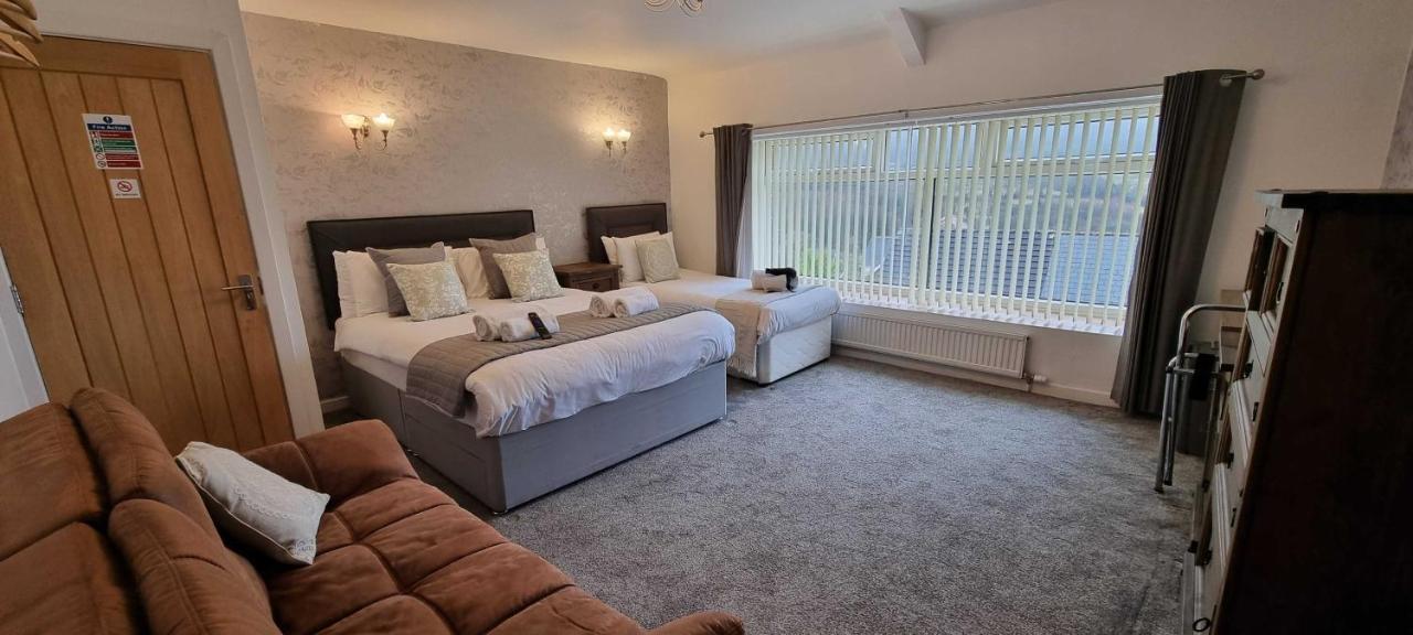 The New Lodge Pontardawe エクステリア 写真