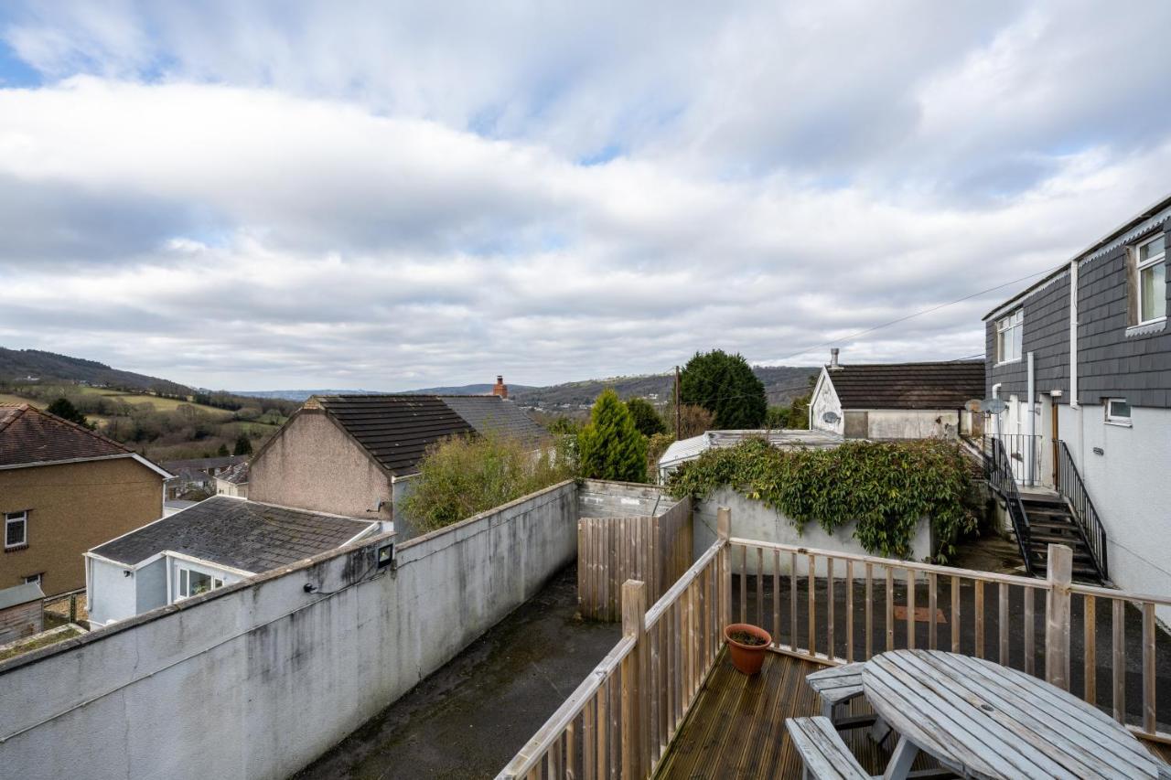 The New Lodge Pontardawe エクステリア 写真