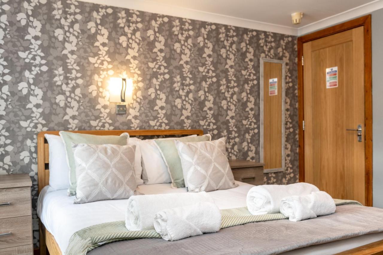 The New Lodge Pontardawe エクステリア 写真
