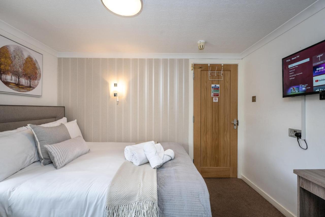 The New Lodge Pontardawe エクステリア 写真
