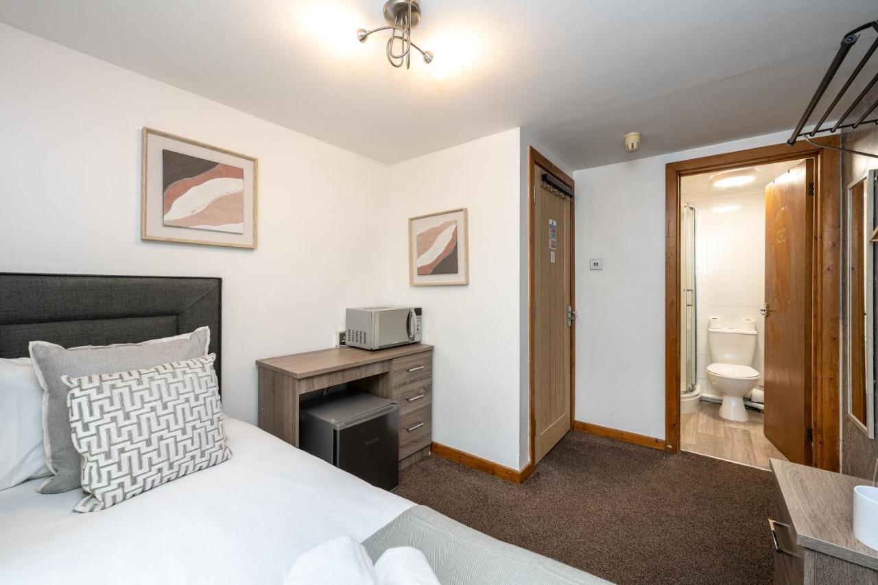 The New Lodge Pontardawe エクステリア 写真