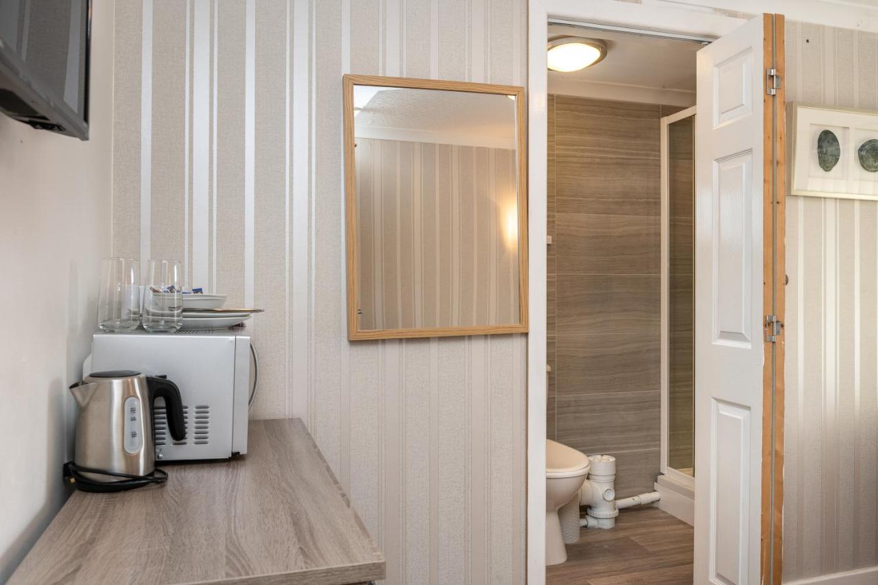 The New Lodge Pontardawe エクステリア 写真