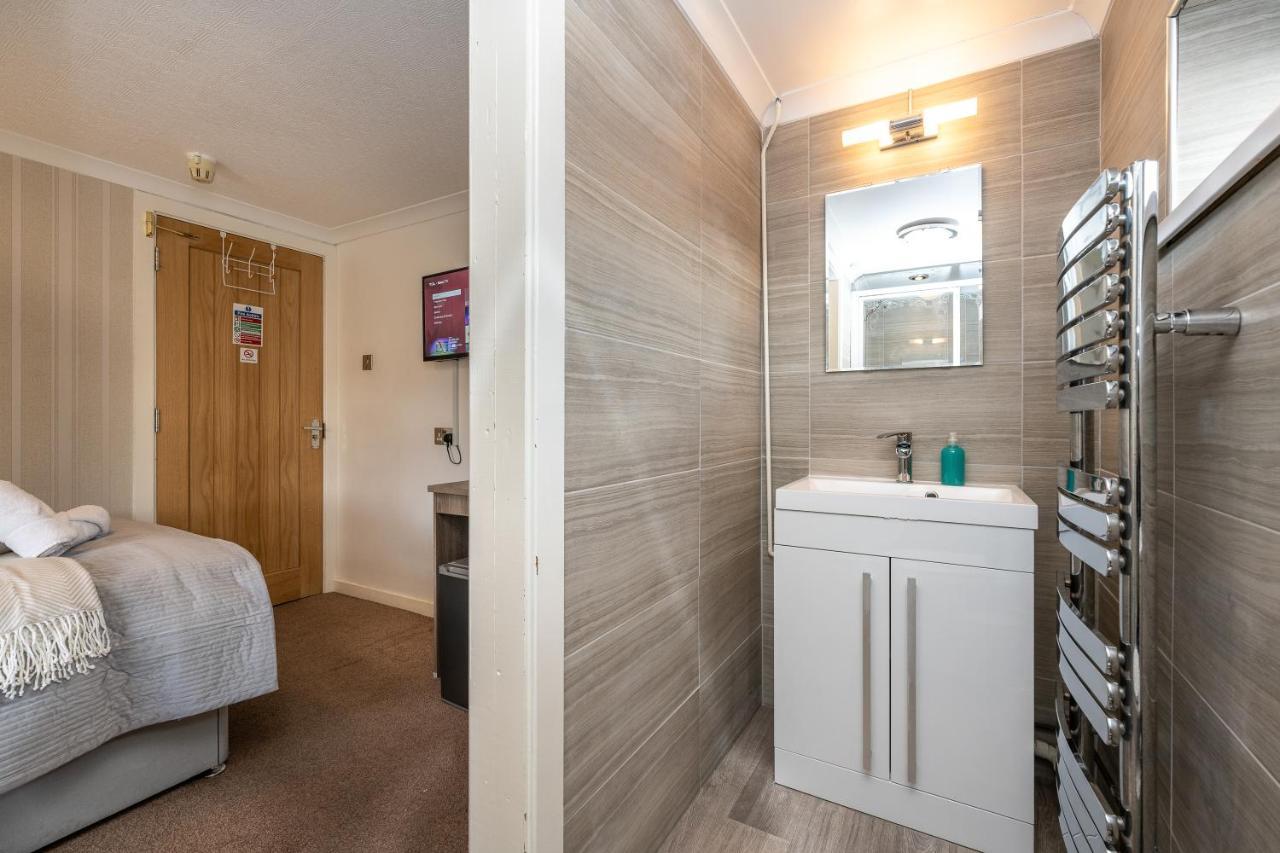 The New Lodge Pontardawe エクステリア 写真