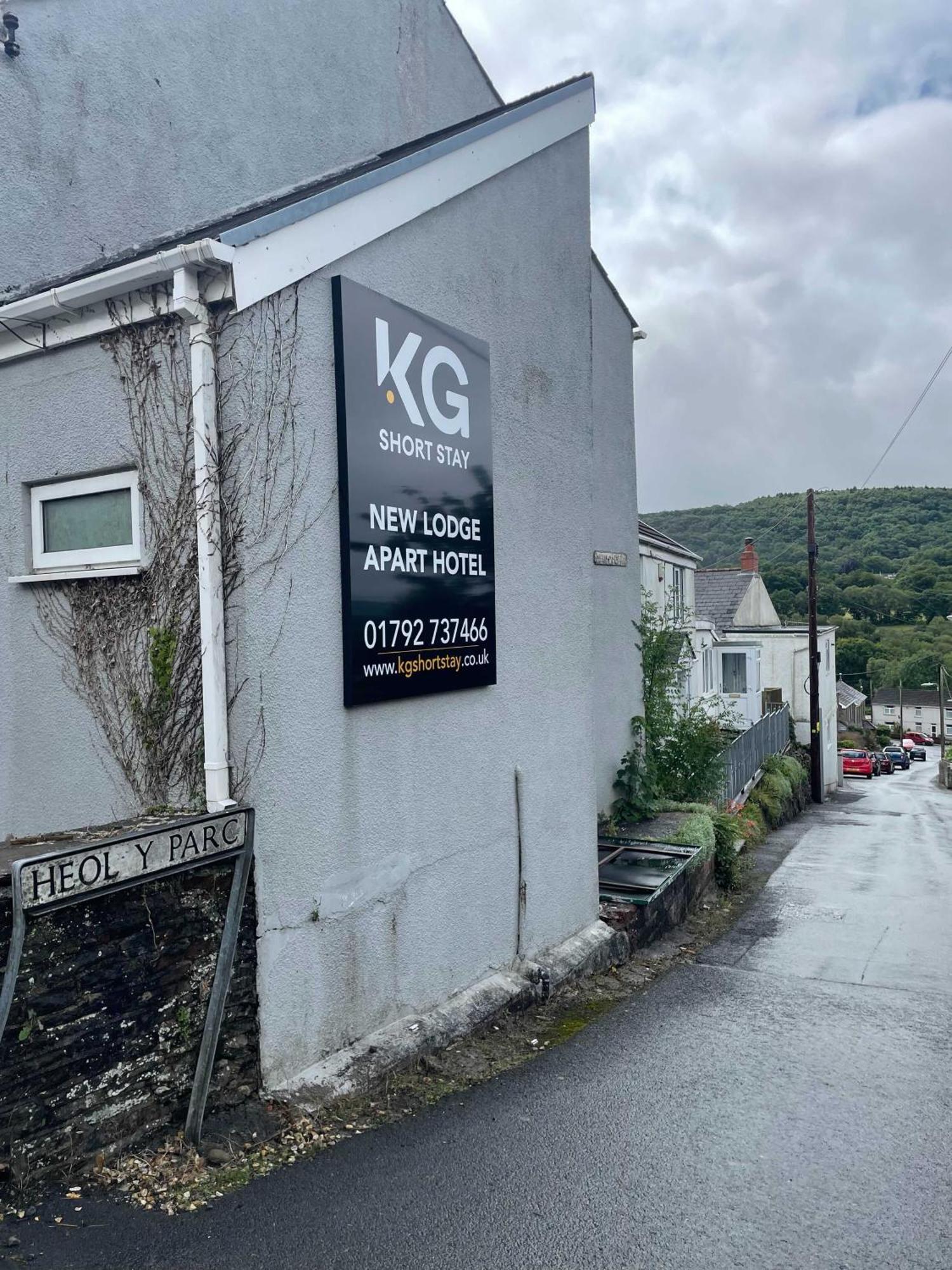 The New Lodge Pontardawe エクステリア 写真